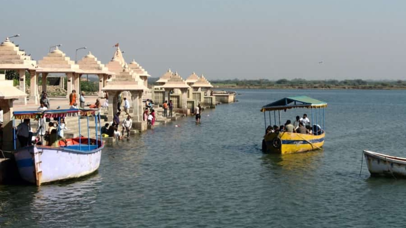 Senior Citizen Dwarka-Somnath Tour Package