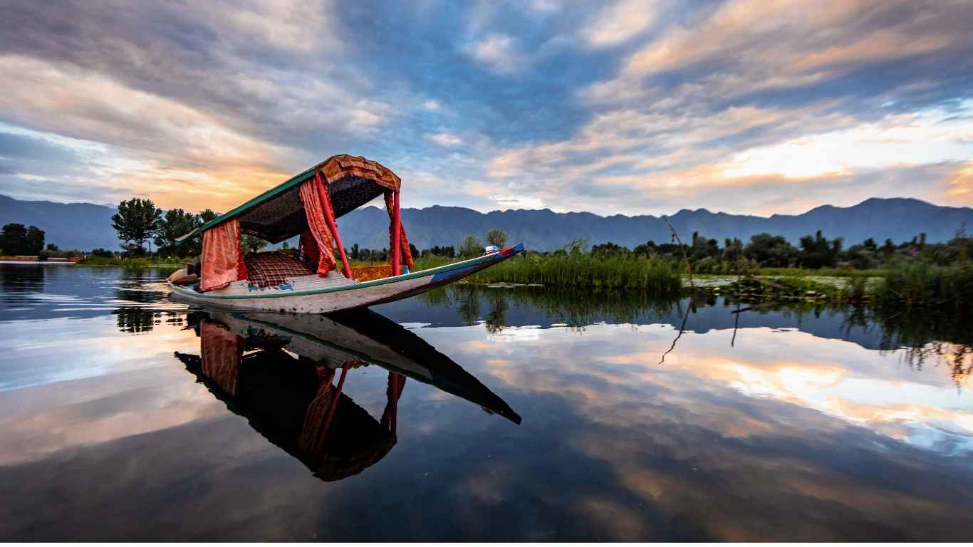 Senior Citizen Kashmir Tour Group